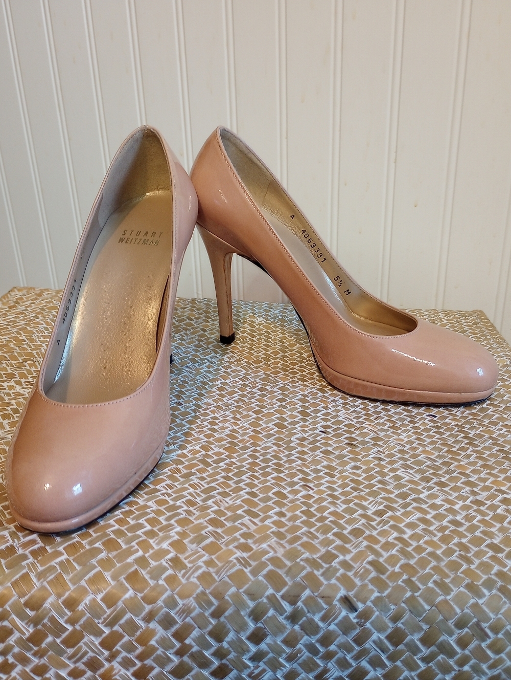 Stuart Weitzman Nude Patent Leather Heels Pumps Size 5.5 EUC - Picture 3 of 15